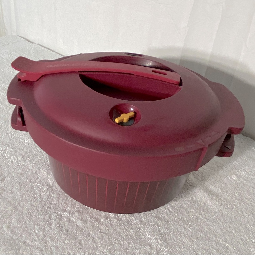 Tupperware Burgundy Microwave Micro Quick Pressure Cooker